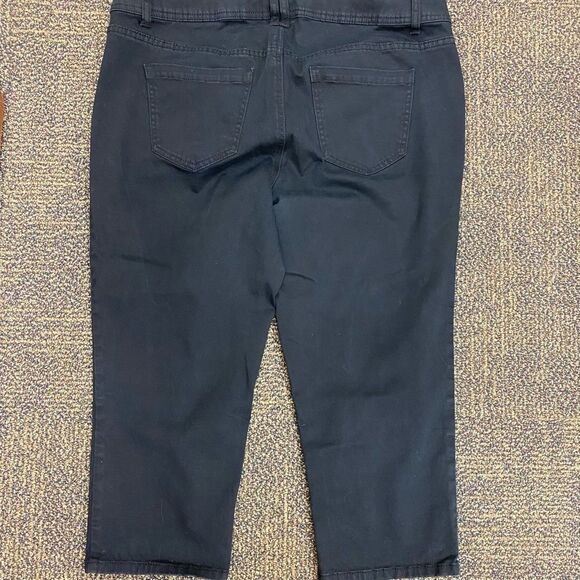 LANE Bryant‎ black high waist skinny capris - Picture 6 of 9